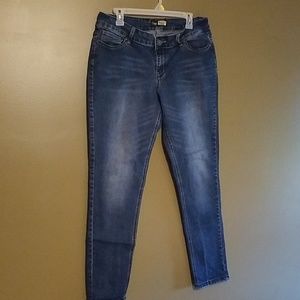 Suzanne Betro skinny jean